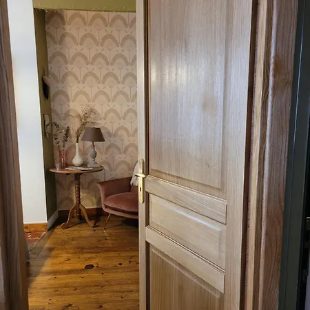 -parking Privé -le Valentin -coeur Historique -la Clef De *