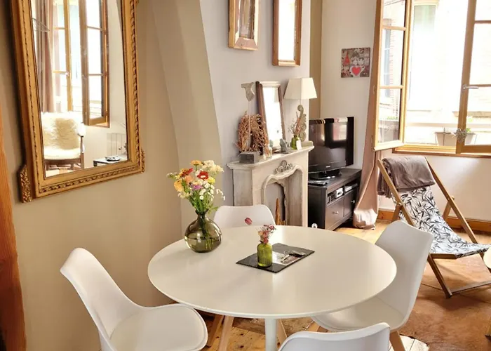 Parking Prive -le Valentin -coeur Historique -la Clef De 아파트 *