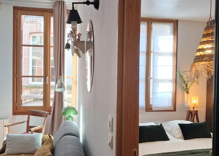 Parking Prive -le Valentin -coeur Historique -la Clef De 아파트