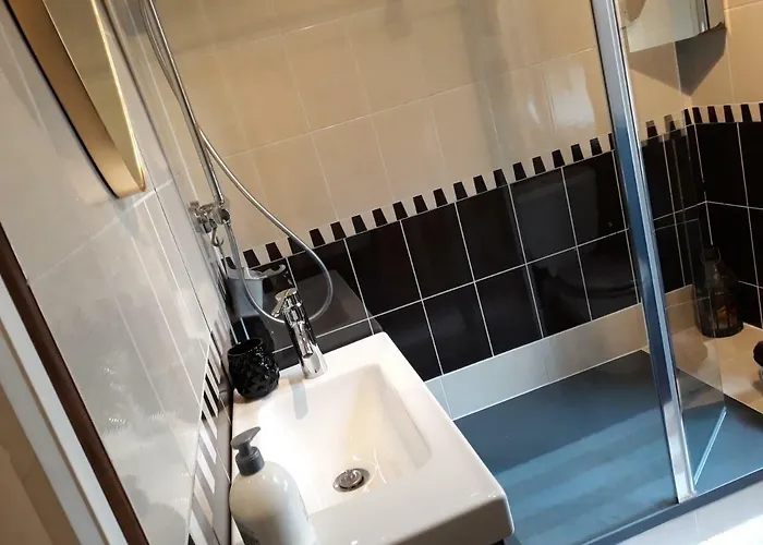 Parking Prive -le Valentin -coeur Historique -la Clef De 아파트 *