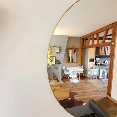 Apartment Le Valentin -parking Prive -coeur Historique -la Clef De