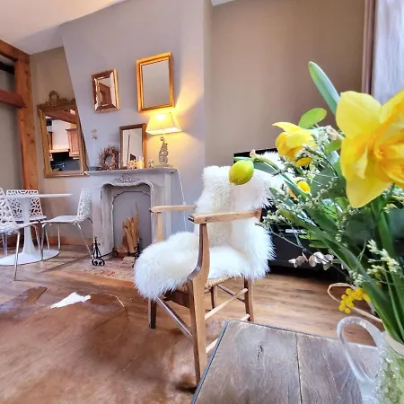 Le Valentin -parking Prive -coeur Historique -la Clef De Apartment Honfleur