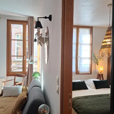 Parking Prive -le Valentin -coeur Historique -la Clef De Apartment