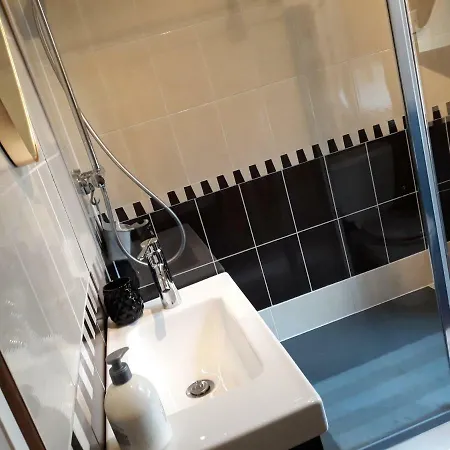 Parking Prive -le Valentin -coeur Historique -la Clef De Appartement *